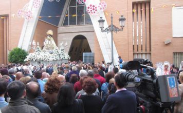 La lluvia respetó la salida procesional de Nuestra Señora de los Desamparados