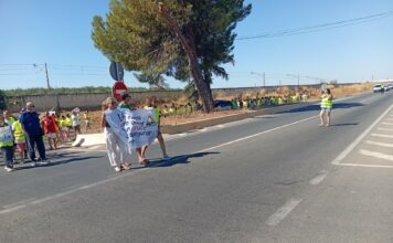 Los vecinos de La Cañada de la Plata alzan la voz por la seguridad en el cruce de la A-318