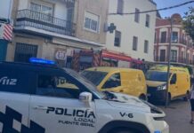 Cuatro afectados por inhalación de humo en un incendio en la calle Cristóbal Castillo
